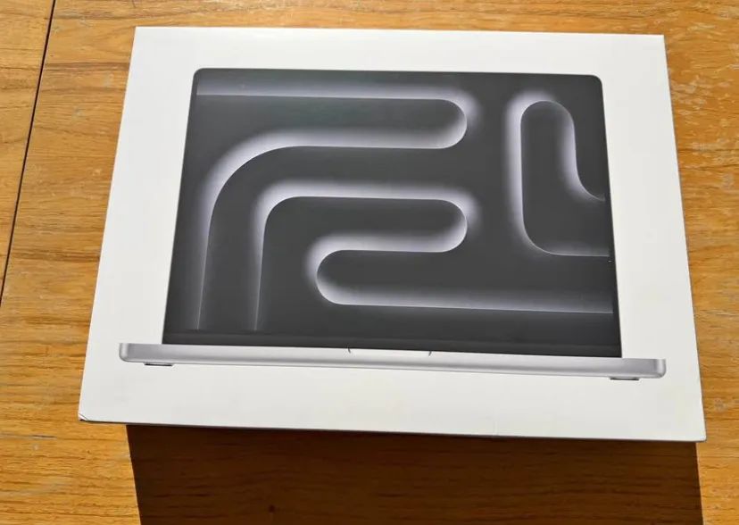 MacBook Pro 16.2 | 1TBSSD|48GB|M4MAX