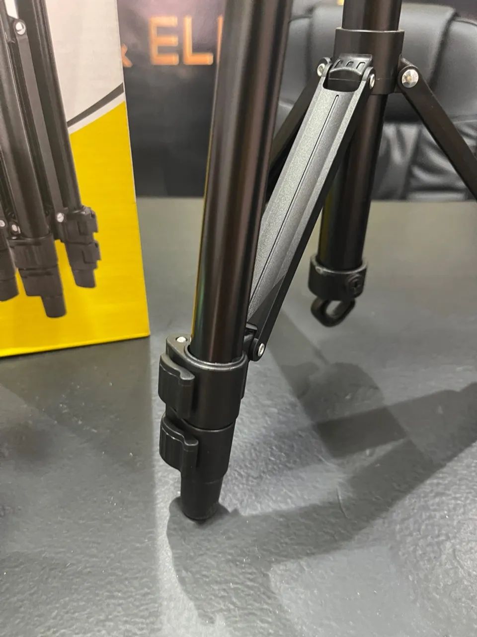 Tripé Profissional B-MAX BMG-69 1.30m - Fazemos Entregas  - Foto 6