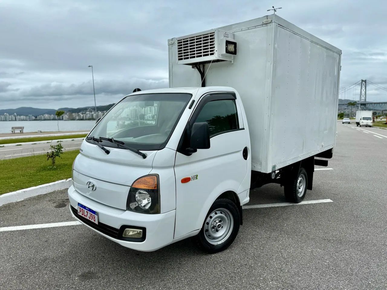Caminhão Hyundai HD 78 Baú Refrigerado