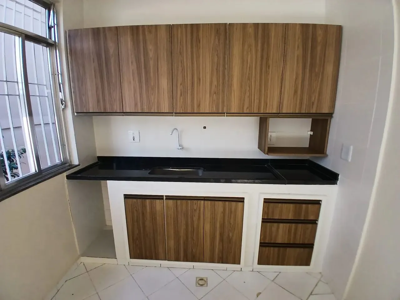 Apartamento para aluguel possui 60 metros quadrados com 1 quarto