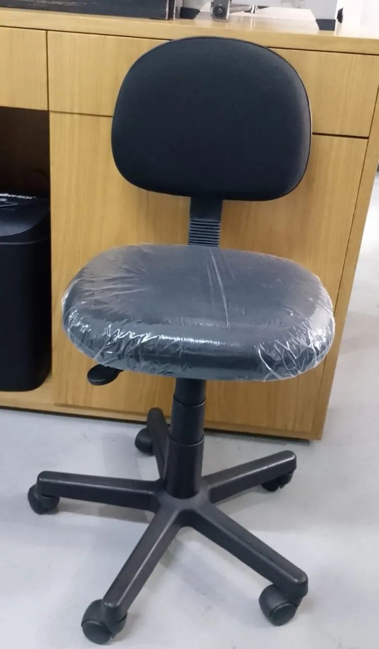 Cadeira de Escritório Modelo Secretária