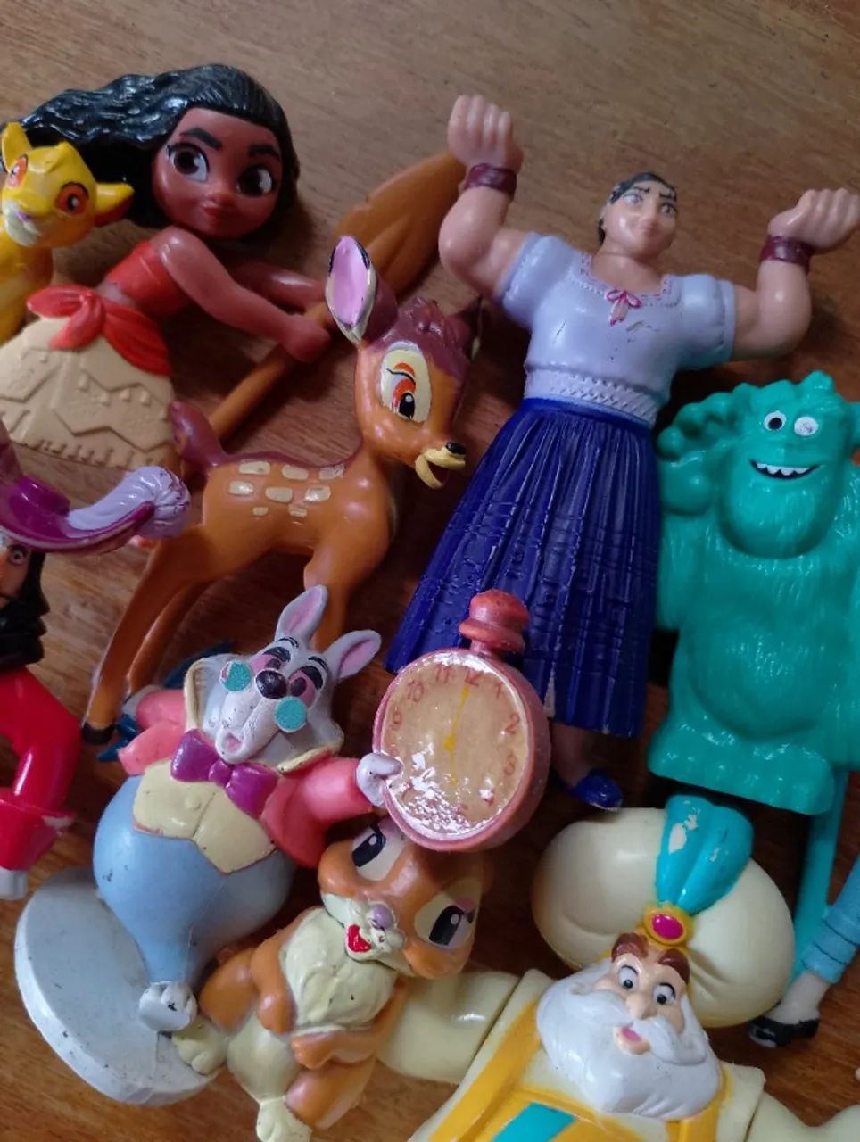 Lote 10 bonecos miniaturas Disney