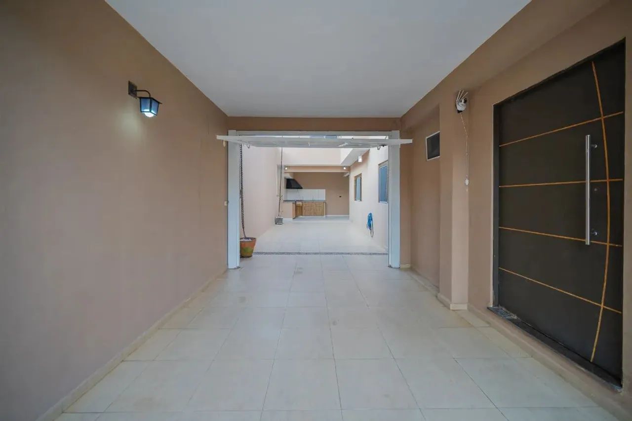 Casa para venda em Centro com 4 quartos, sendo 1 suíte, 188m² - Foto 4