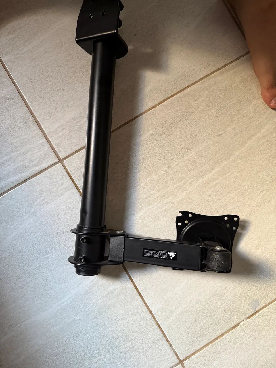 Braço articulado para monitor.  - Foto 2