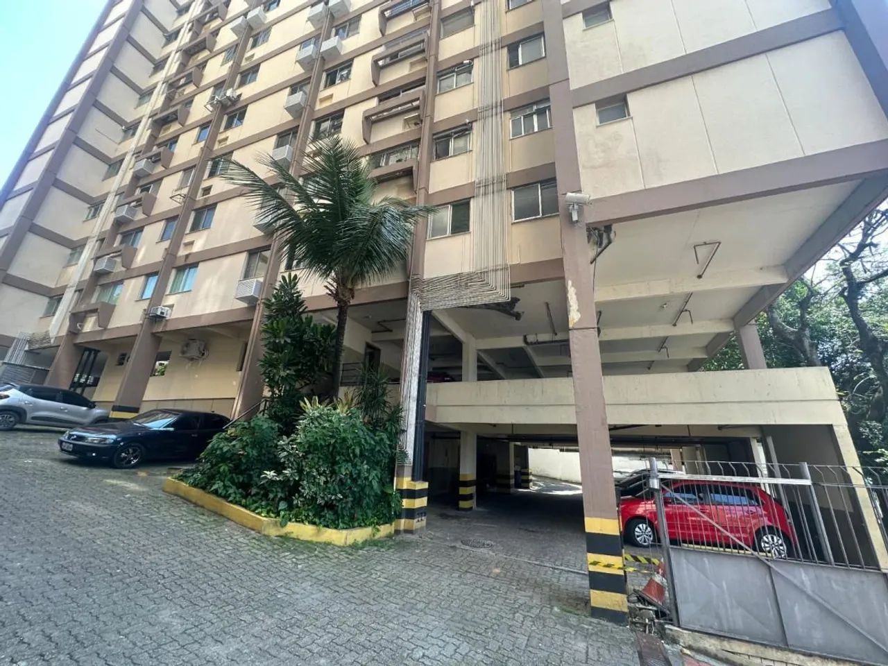 NOVA IGUAÇU - CAONZE Condomínio Pedro 2 apartamento c  2 QUARTOS 81m² 270 mil