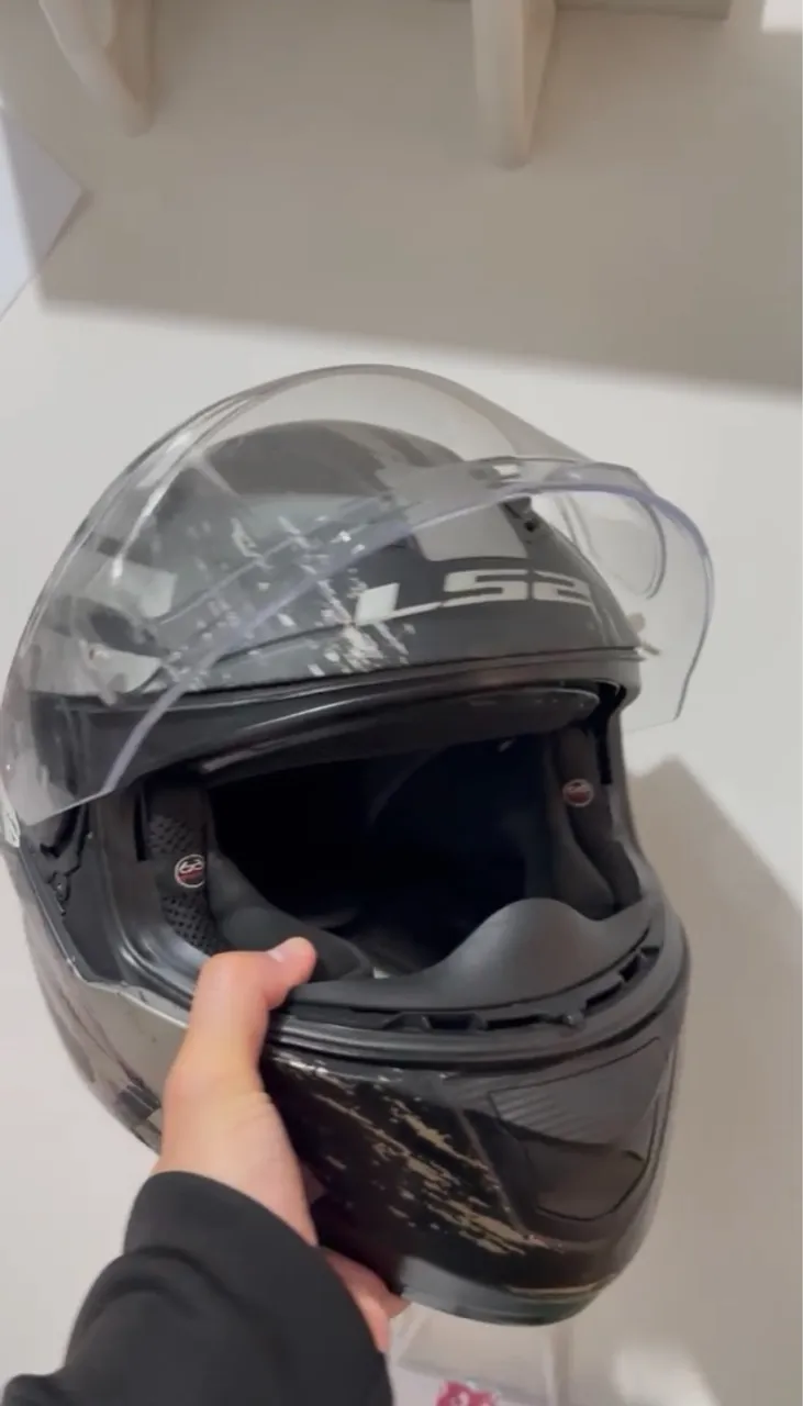 Capacete LS2 FF320 com óculos interno