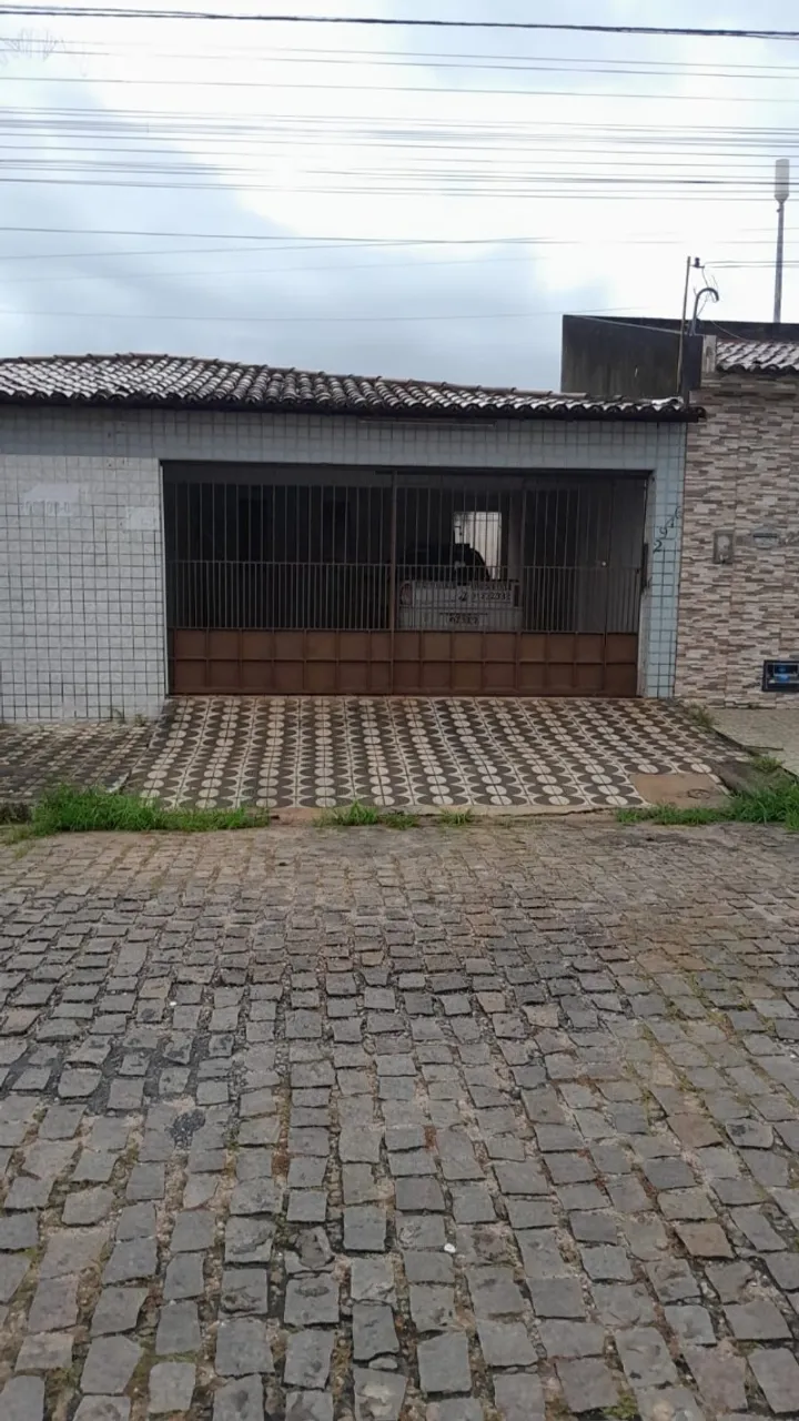 Casa Ampla com 4 Quartos (1 Suíte) - Excelente Localização