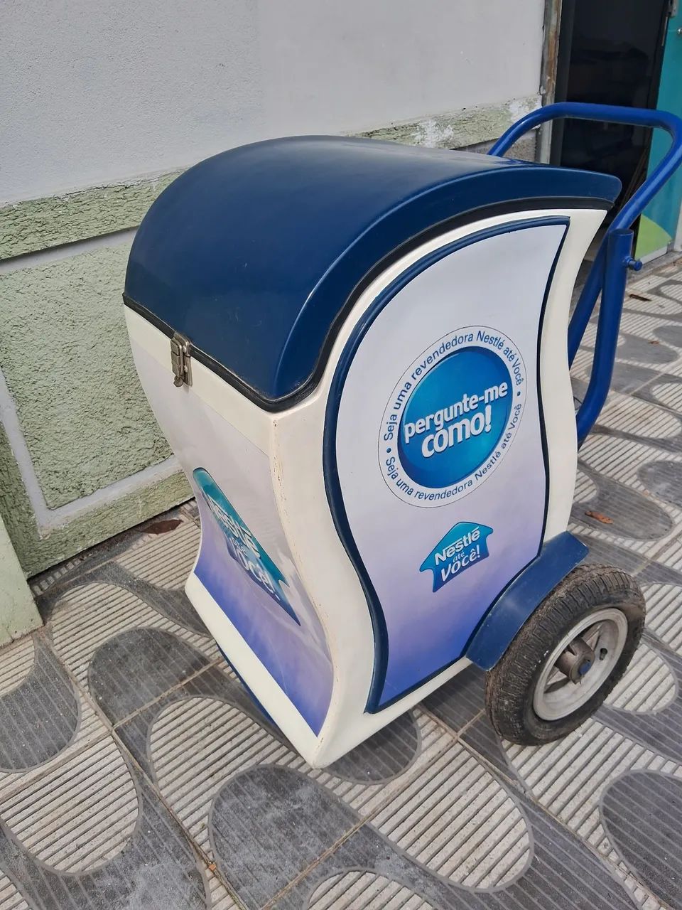 Carrinho de vender gelados 