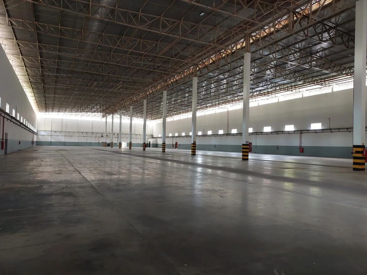 Galpão 7.300m² de Área Construída Av:Torquato tapajos na Entrada do Aeroporto Manaus <br> - Foto 4