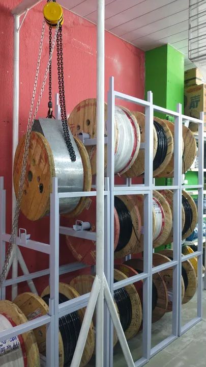 Estrutura metálica movel porta carretel de fio - Foto 2