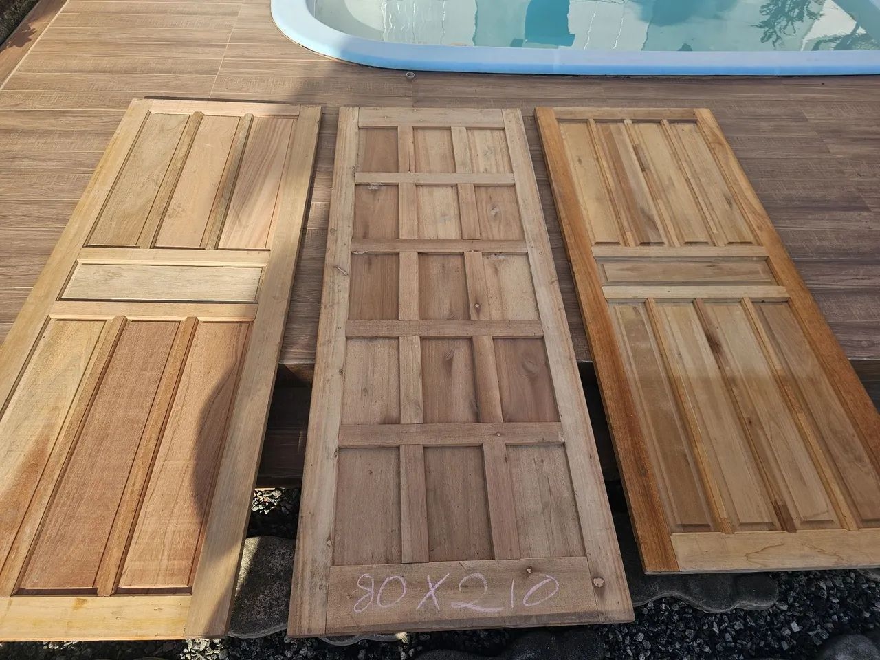 Janela de madeira com vidros - Foto 2