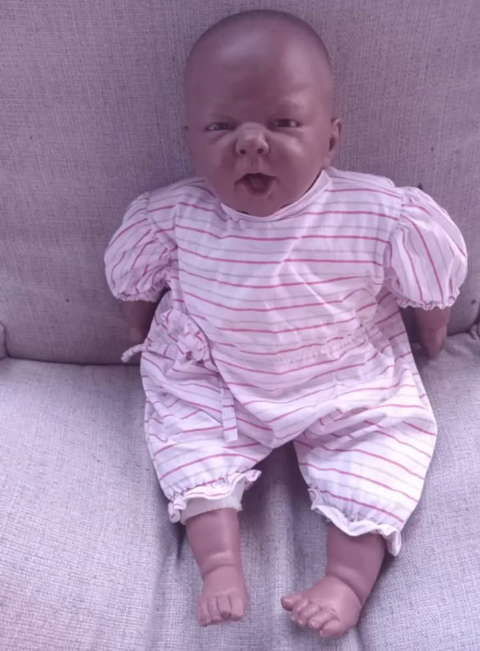 Boneca Bebê Nino - Roupa Listrada