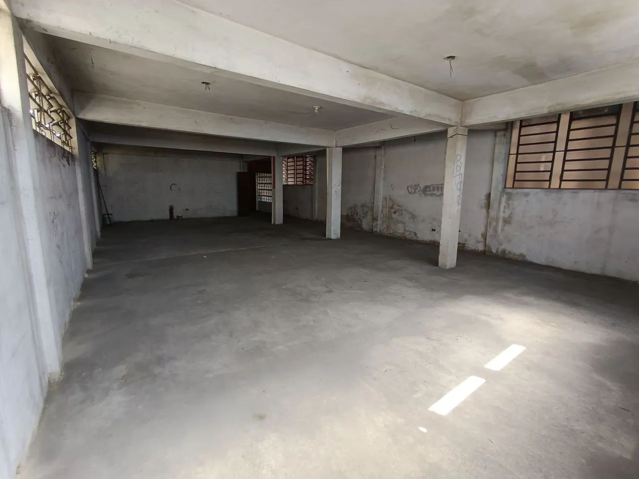 //Prédio Comercial na Cachoeirinha - pisos superiores  - Foto 5