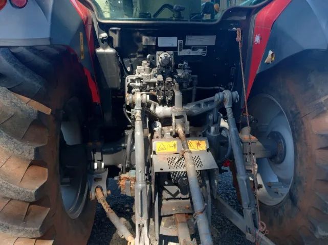 Trator Massey Ferguson - MF 4709 Cabinado. Fab 2019 - Foto 4