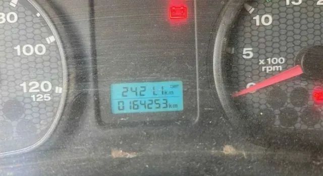 Ford Cargo 2628 (2011) Caçamba 6x4 - Foto 2