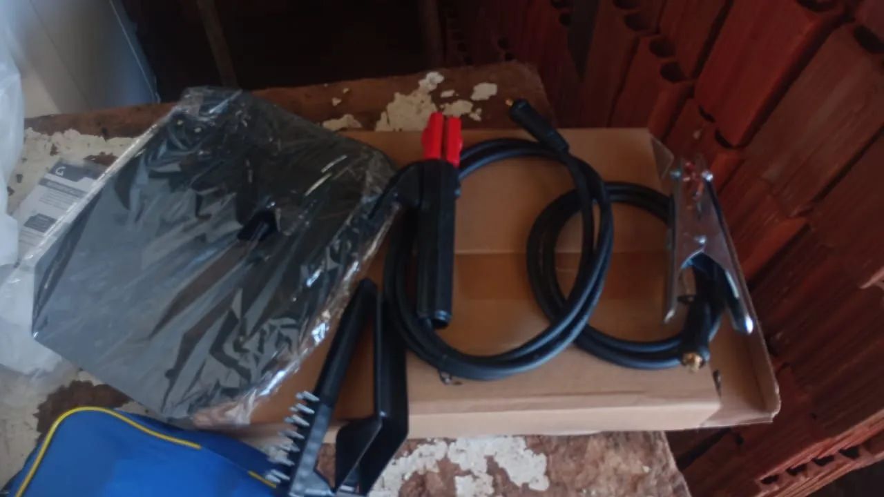 Máquina de solda thing e Eletro Ela é nova nunca foi usada a energia dela ela é uma 200 - Foto 4