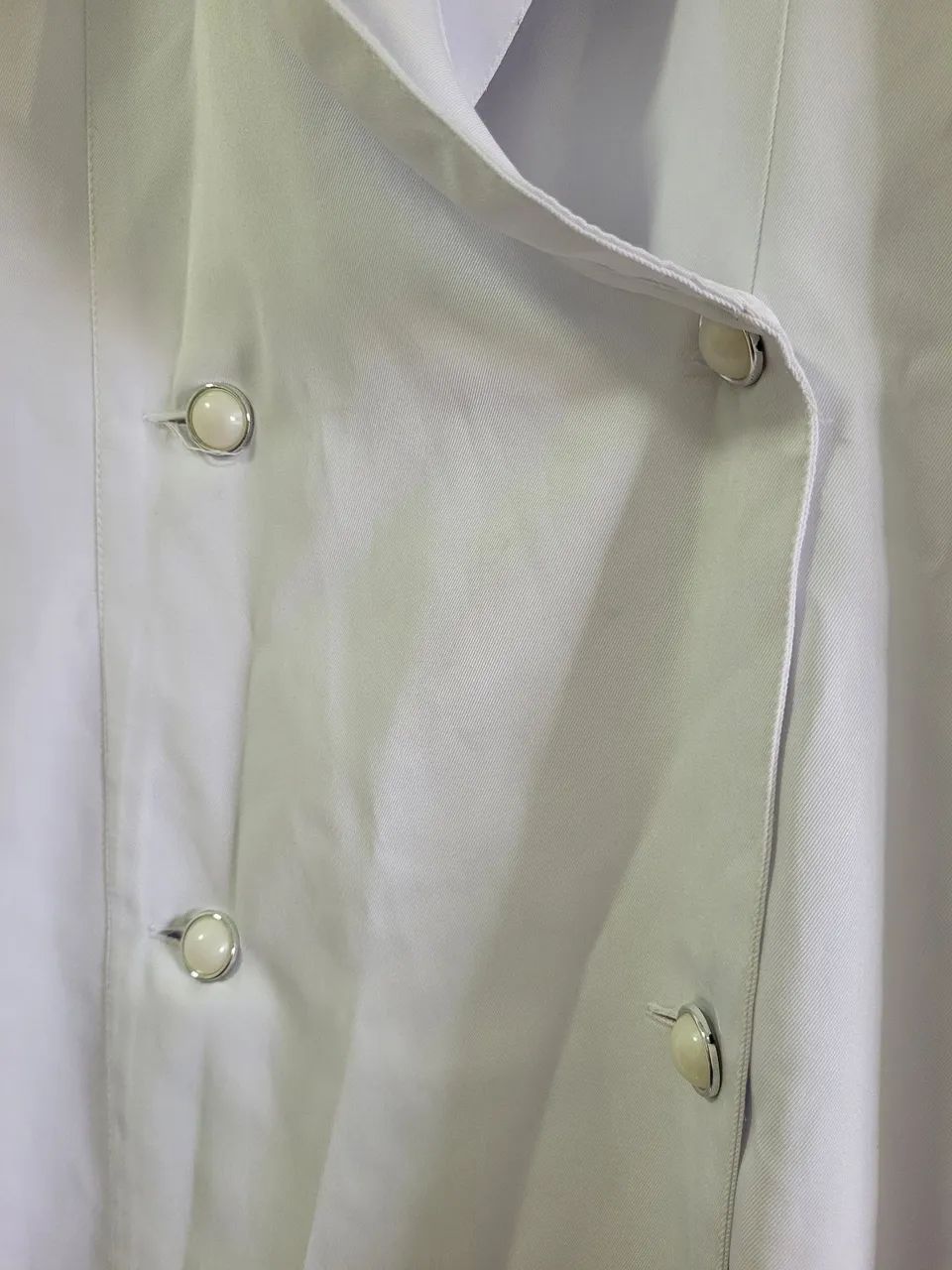 Jaleco com mangas bufantes + 2 broches - Foto 4