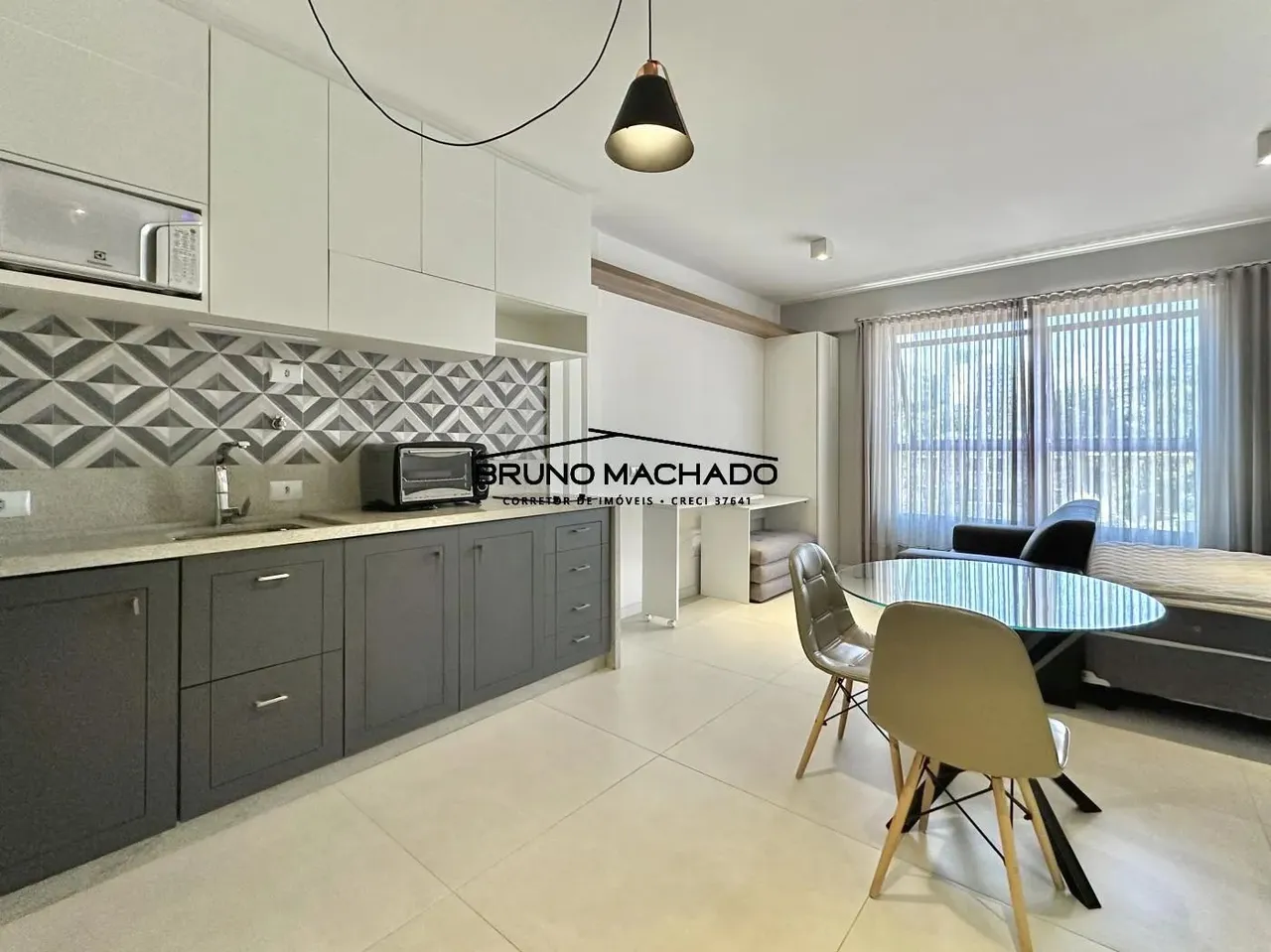 Studio para Locação em Curitiba, Centro Cívico, 1 dormitório, 1 banheiro, 1 vaga