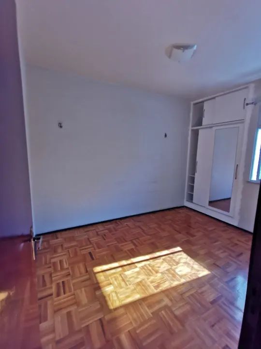 Apto com três quartos sendo um suíte - 110m² - Foto 4