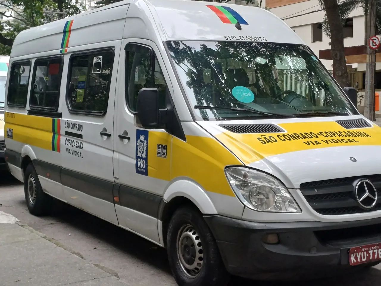 Van Branca,Mercedes, ano 2013, 20 lugares,porta automática, Rio de Janeiro