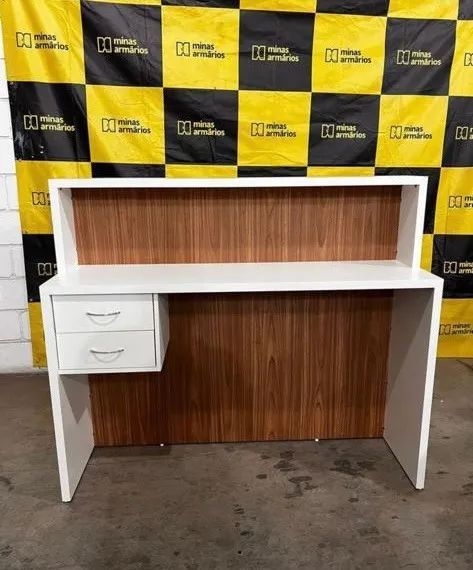 Balcão recepção MDF 30mm Amadeirado com branco  120x140x40 - Foto 2