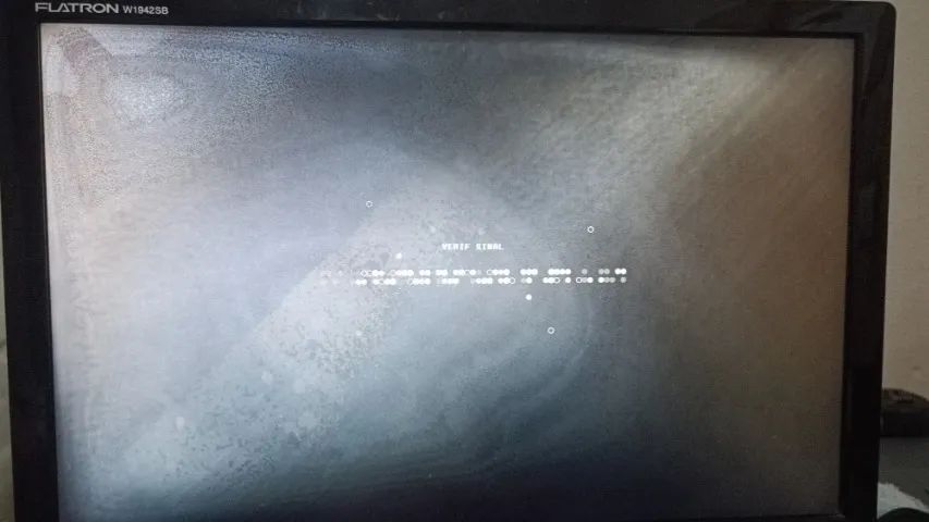Monitor LG Flatron W1942S Mancha na tela - Foto 2