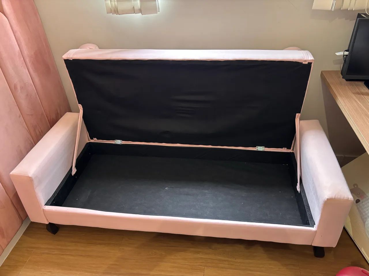 RECAMIER DIVÃ SUEDE ROSA BEBÊ - LINDO E BEM CONSERVADO - Foto 2