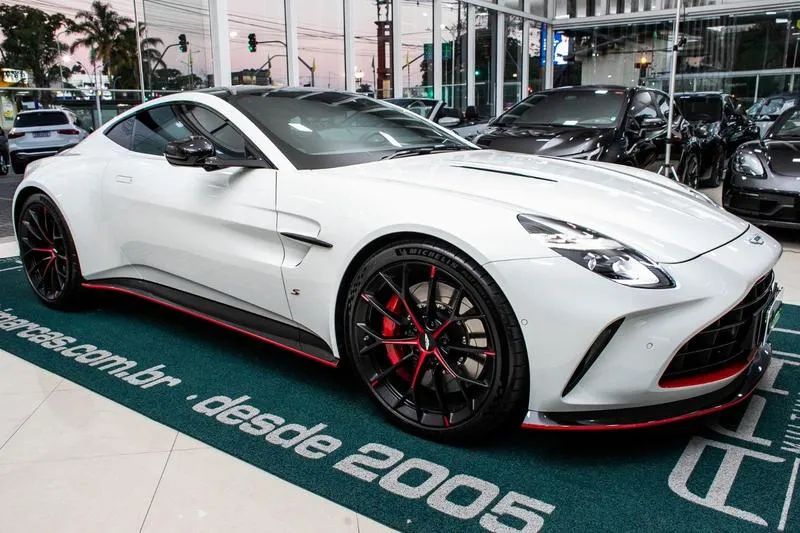 Aston Martin Vantage S Coupe 4.0 V8 680cv, foto 3 de 20
