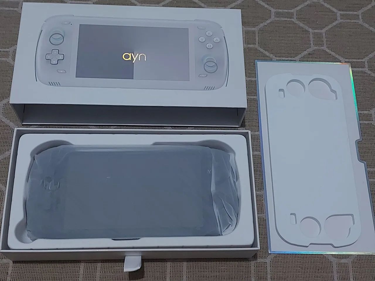 Ayn Odin 2 Pro 12GB RAM 256GB preto como NOVO - Consoles de Vídeo