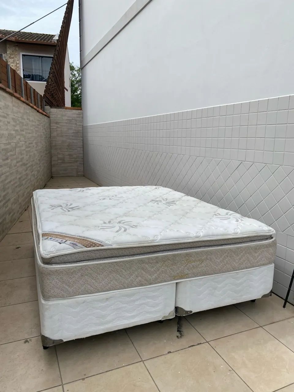 Cama box queen impecável 
