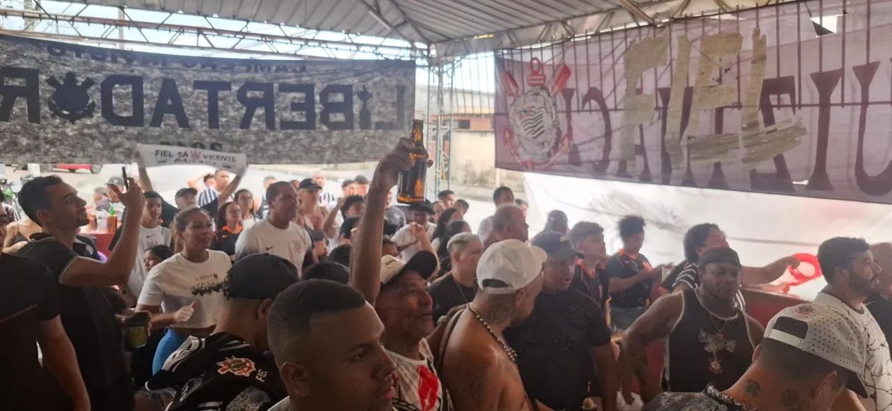 Precisa - se Cozinheira (o) !!! 