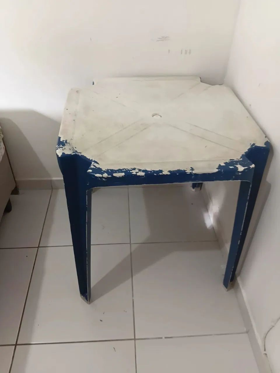 Vendo mesa de plástico usada - Foto 2