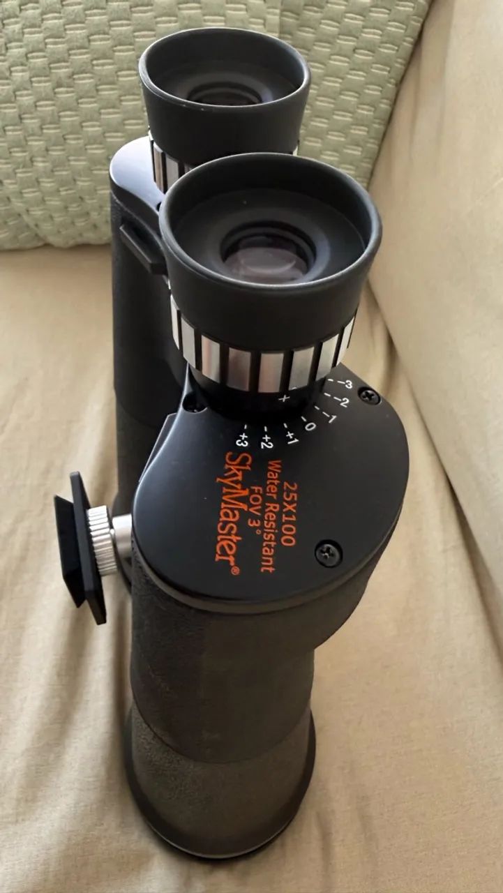 Vendo binóculo Celestron Skymaster 25x100 - Foto 3