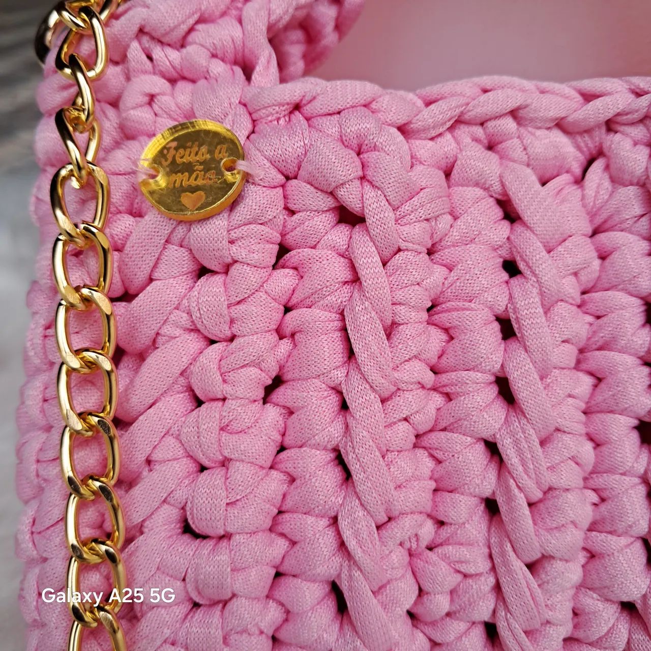 Bolsinha de croche  infantil produto feiyo a mão  - Foto 3