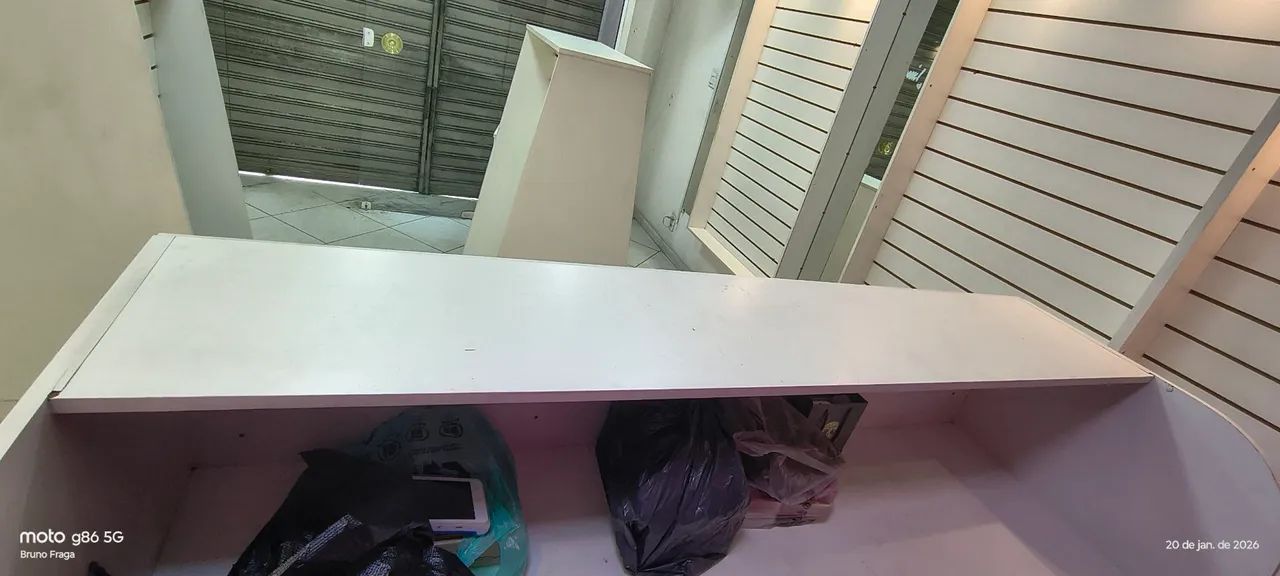 Balcão de Loja imponente , possuí duas gavetas com chave , tem bastante espaço  - Foto 5