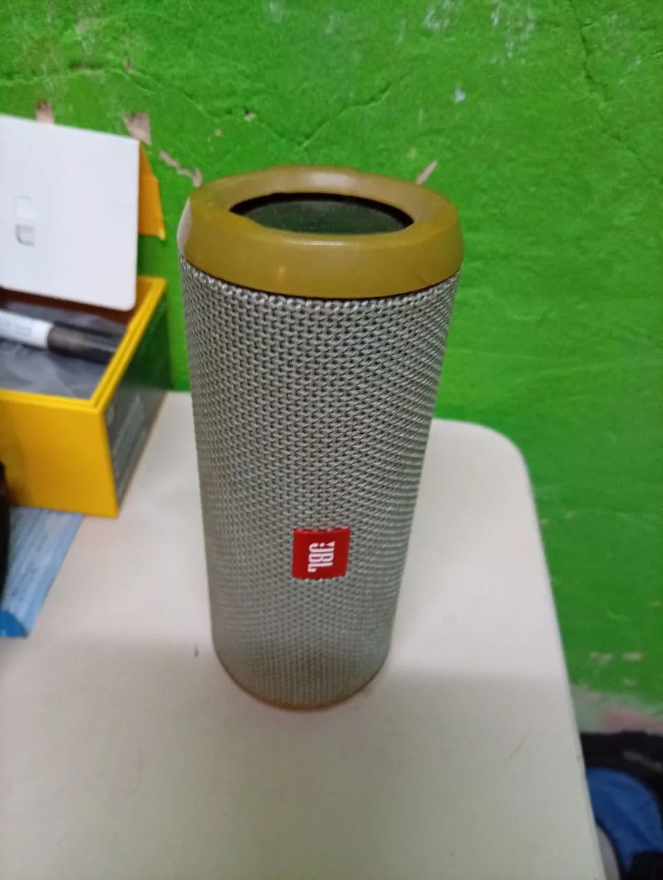 Caixa pequena JBL original 