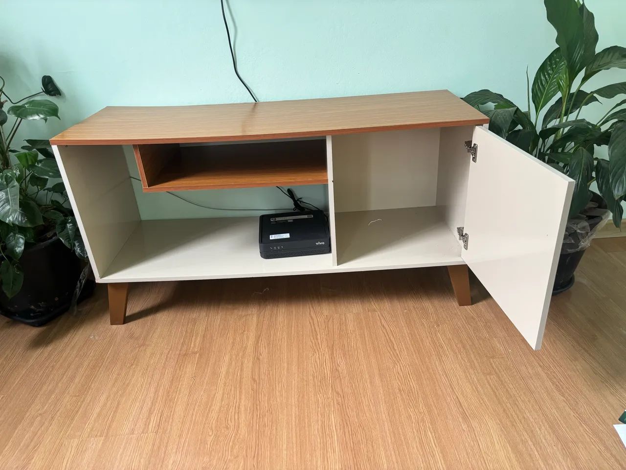 VENDO CONJUNTO DE 2 MÓVEIS , barzinho e rack - Foto 4