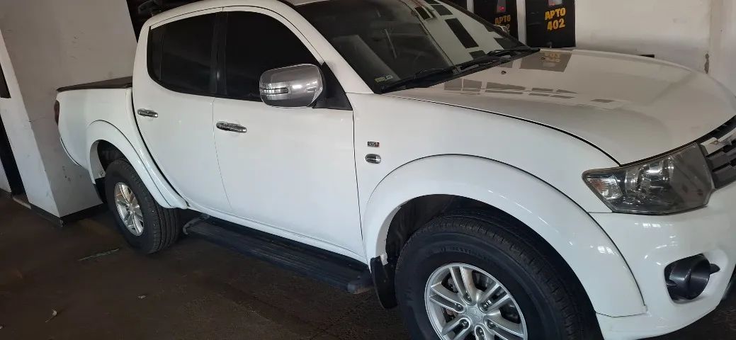 Mitsubishi L200 L200 Triton HPE 3.2 CD TB Int.Diesel Aut 2015