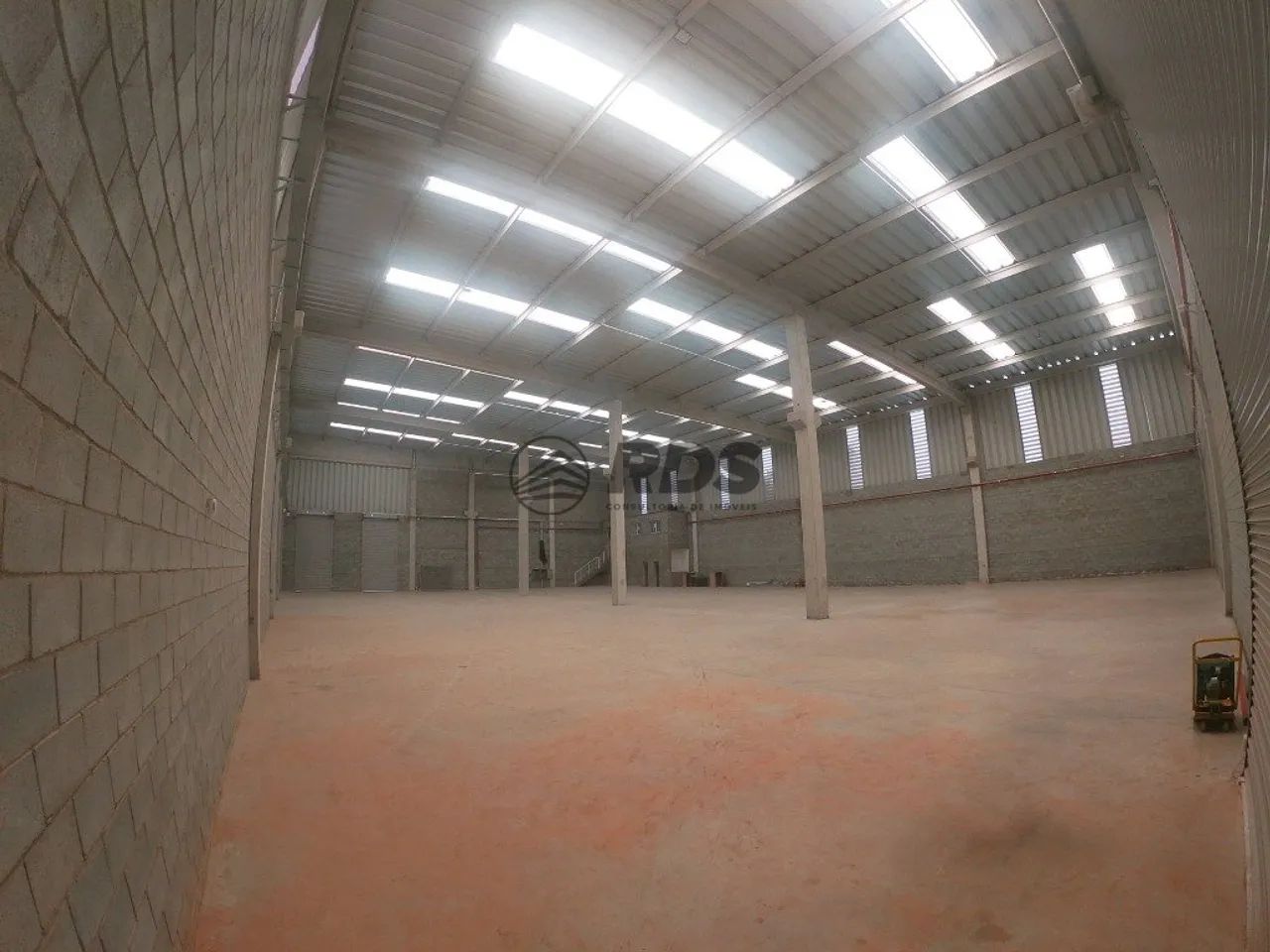 GALPÃO INDUSTRIAL COM RENDA