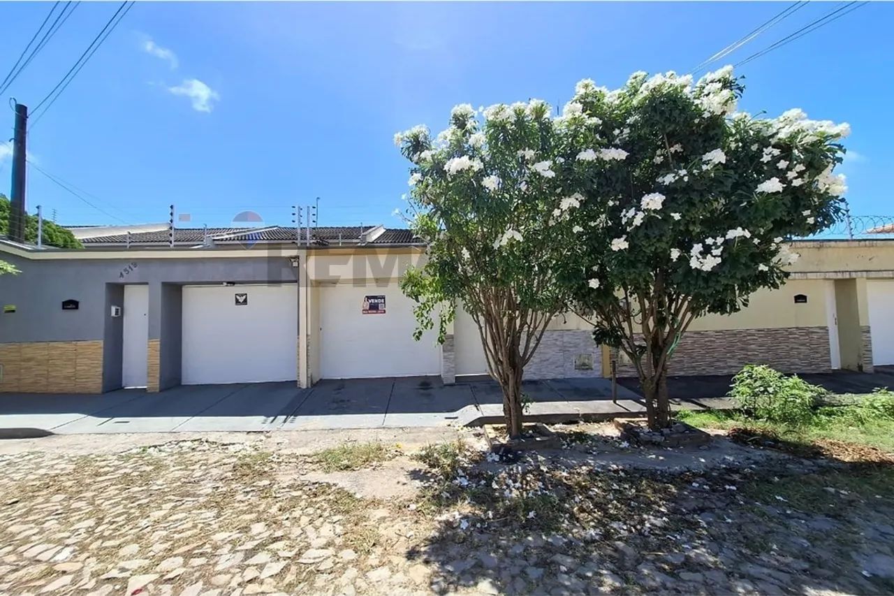 Excelente casa plana próximo Edilson Brasil Soares - Foto 3