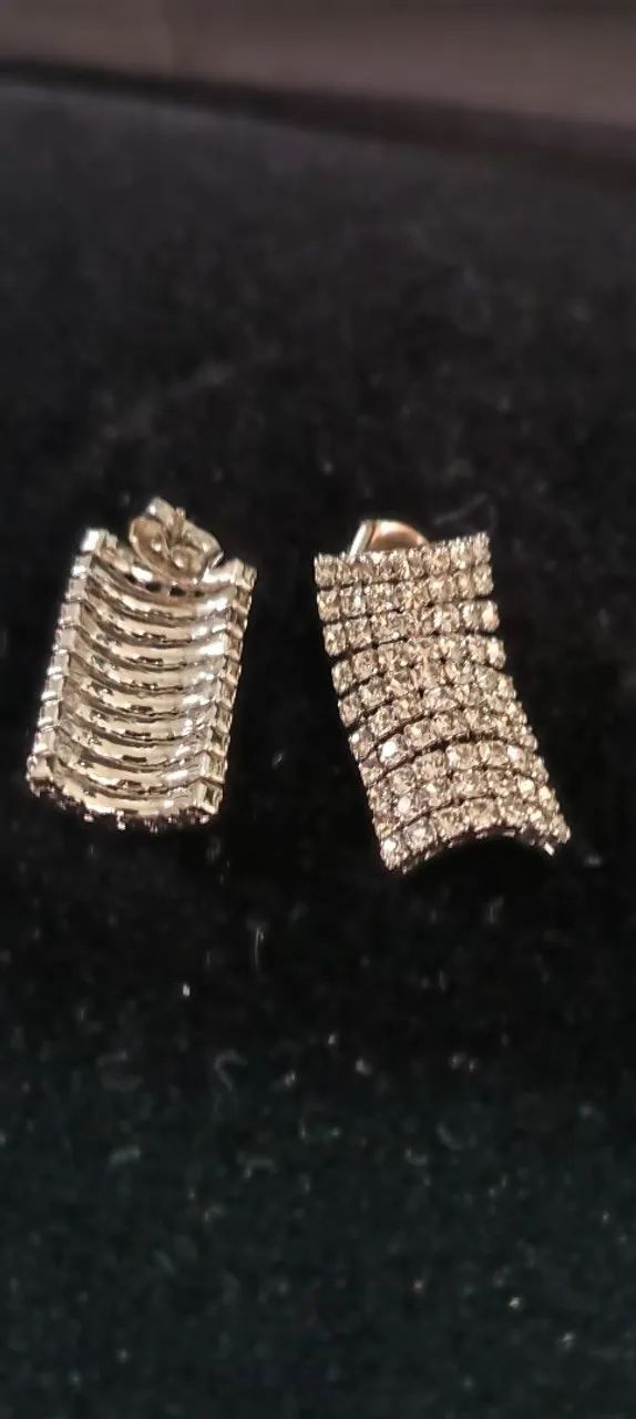 CONJUNTO COLAR, BRINCOS E PULSEIRAS STRASS.  - Foto 3
