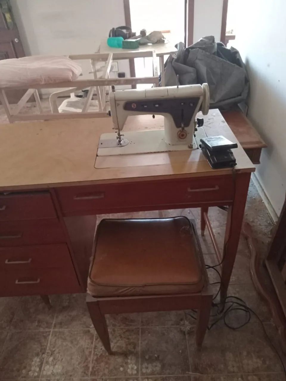 Máquina de costura  - Foto 2
