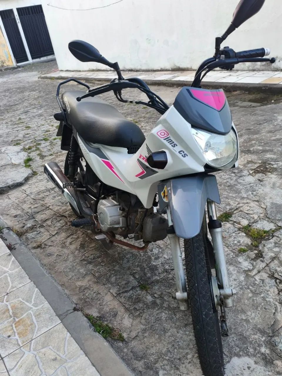 Pop 110 Branca