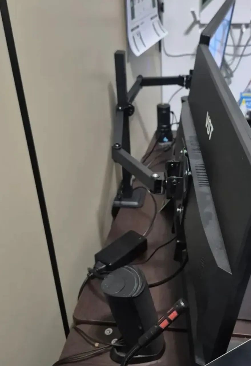 Suporte Monitor De Mesa Vesa Articulado do 17? a 32? polegadas. - Foto 5