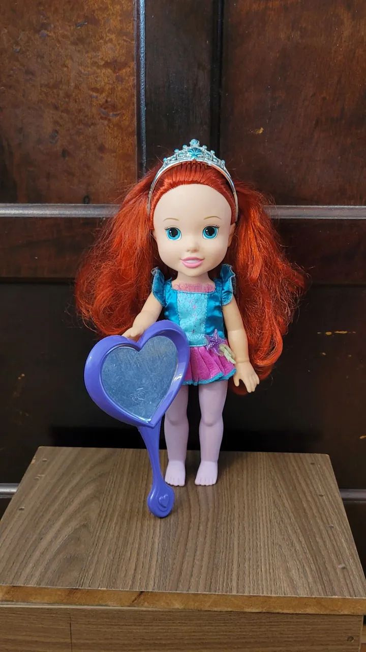 Vendo boneca princesa Ariel Disney 