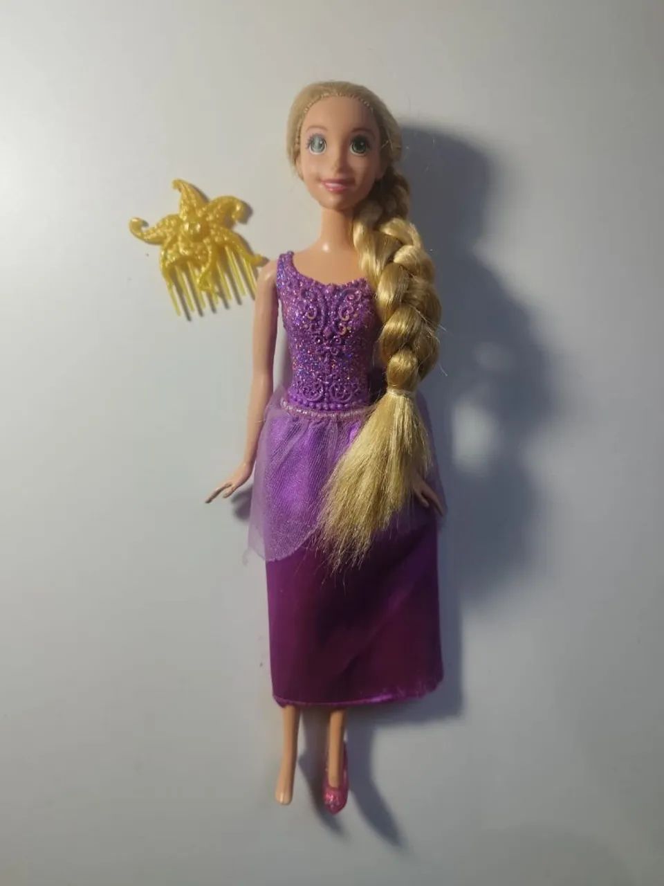 Boneca princesa Rapunzel - Mattel 2012 