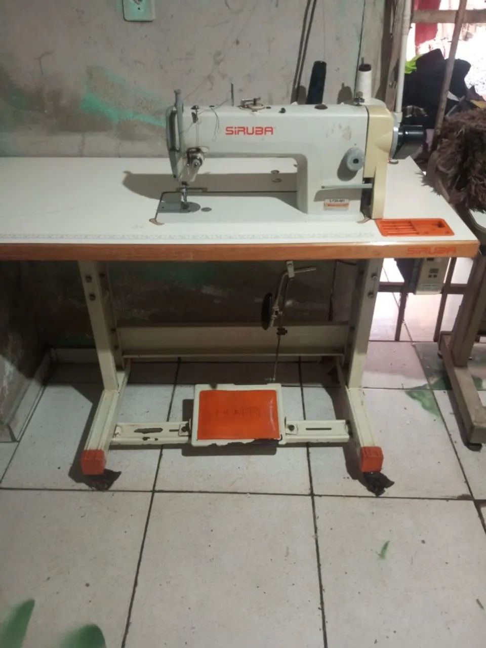 Máquina de costura  - Foto 2