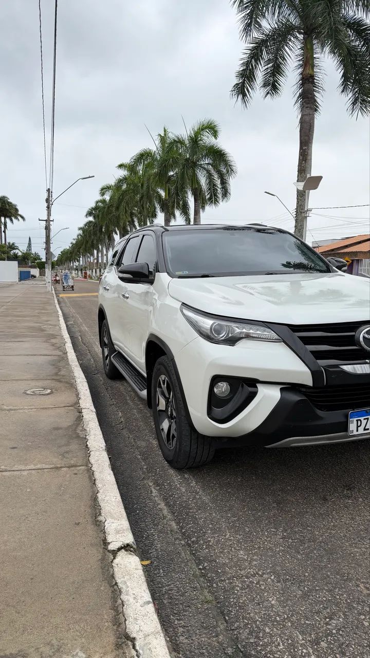 Toyota Hilux Hilux SW4 SRX 4x4 2.8 TDI 16V Dies. Aut. 2017