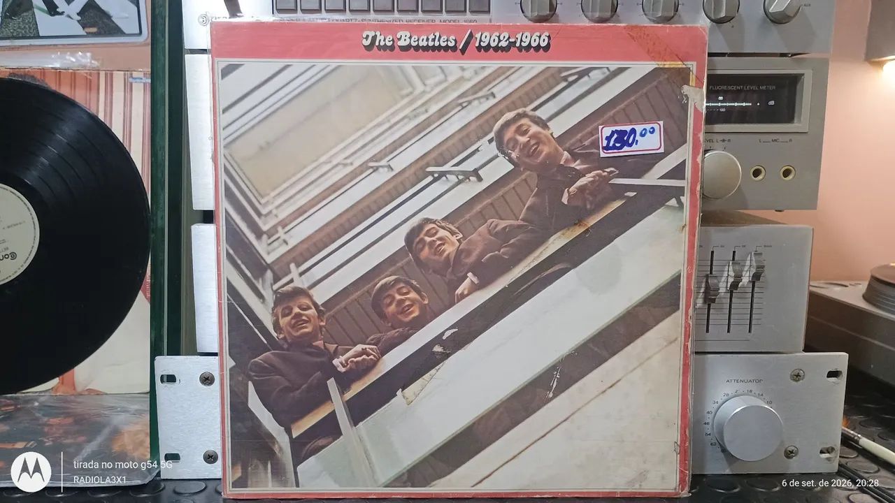 Disco de vinil Beatles vermelho 