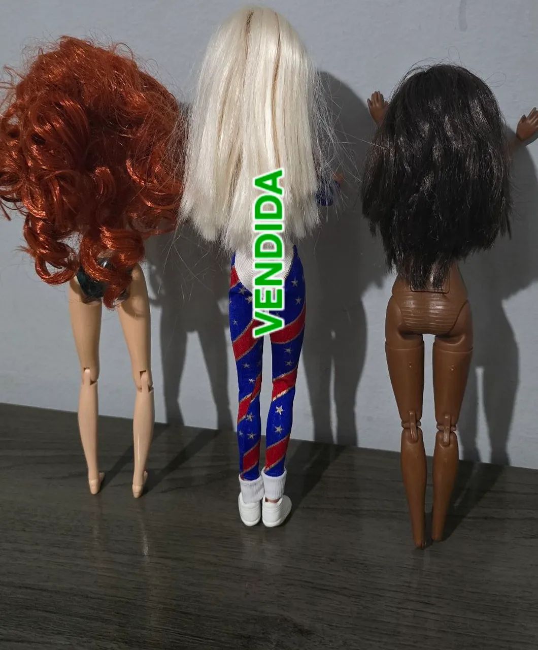 2 bonecas articuladas - Barbie e Disney  - Foto 2